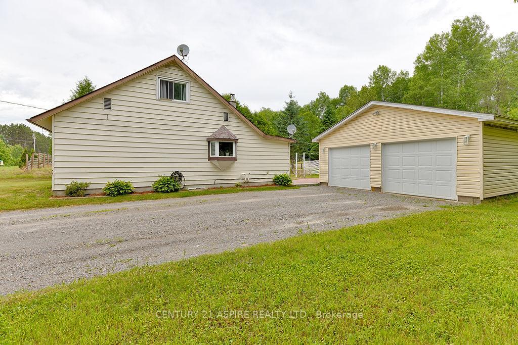Property Photo: 118 Hunts Road ON K0J 1J0