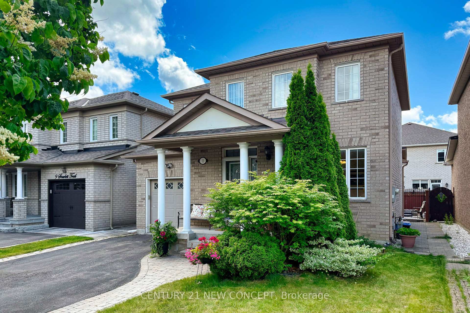 Property Photo: 11 Scarlett Trail ON L4H 2E7