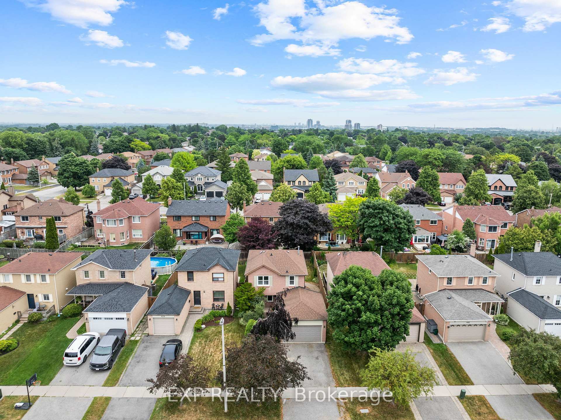 678 Beckworth Square  Pickering ON L1V 3X4 photo