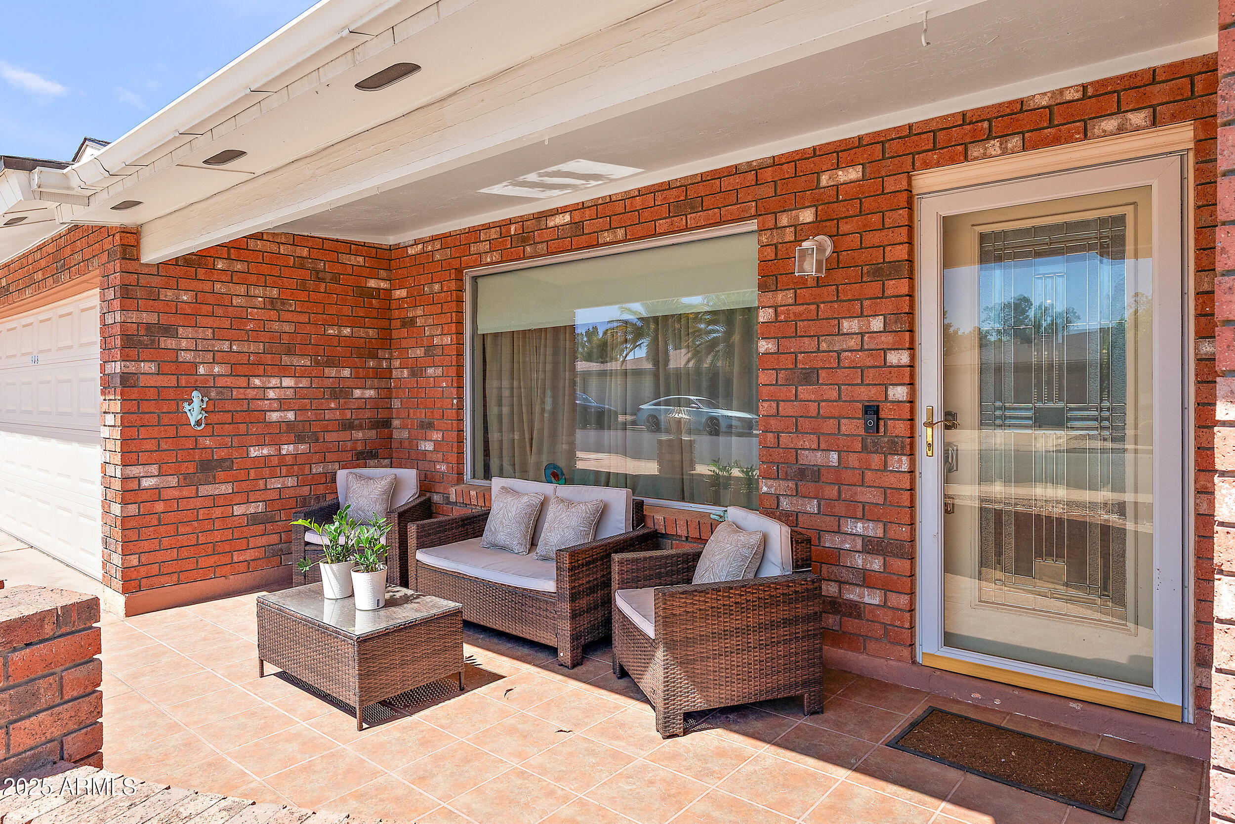 Property Photo:  908 S Roanoke --  AZ 85206 