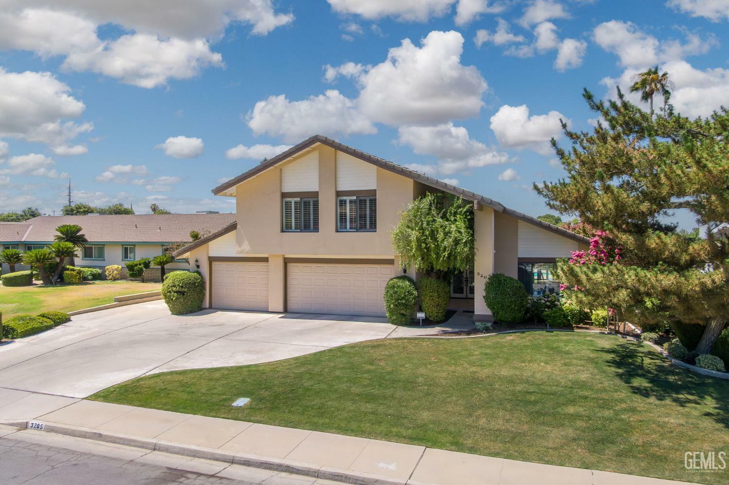 Property Photo:  3205 Marnie Lane  CA 93306 