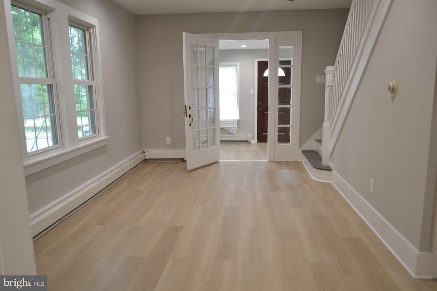 Property Photo: 163 State Street NJ 08069