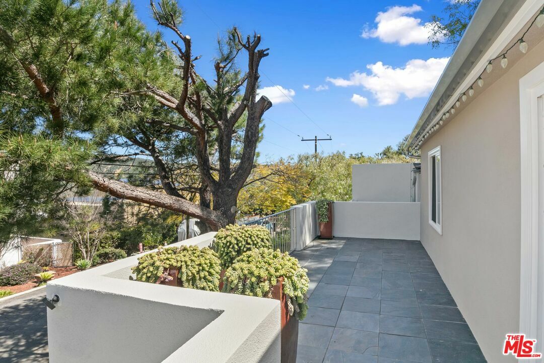 Property Photo: 26322 Fairside Rd CA 90265
