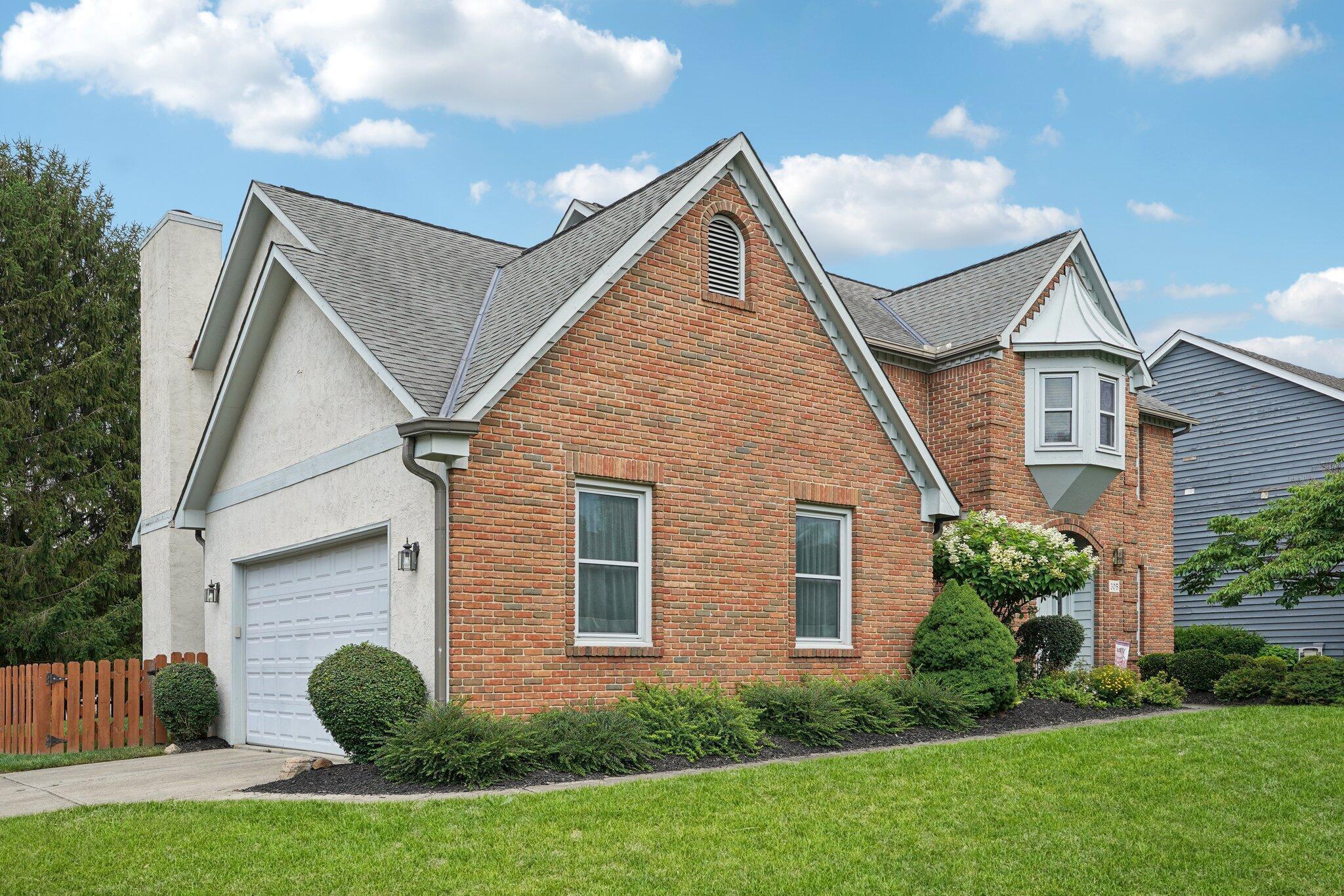Property Photo: 305 Sterling Court OH 43082