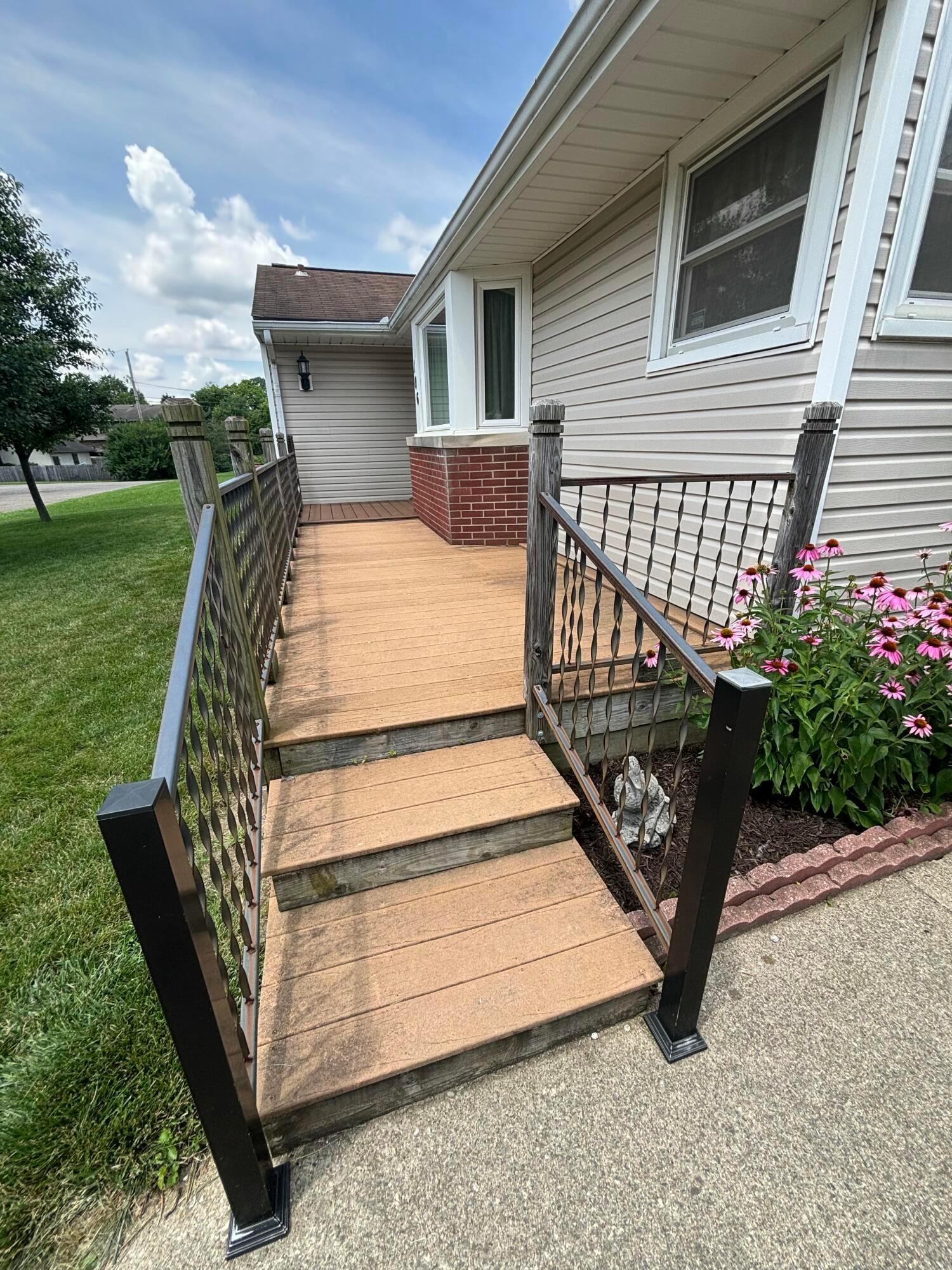 Property Photo: 106 Collins Court OH 43113