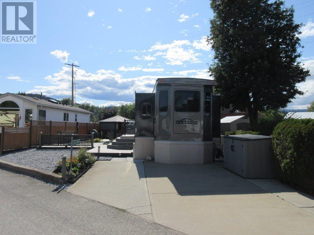 Property Photo: 415 Commonwealth Road 224 BC V4V 1P4