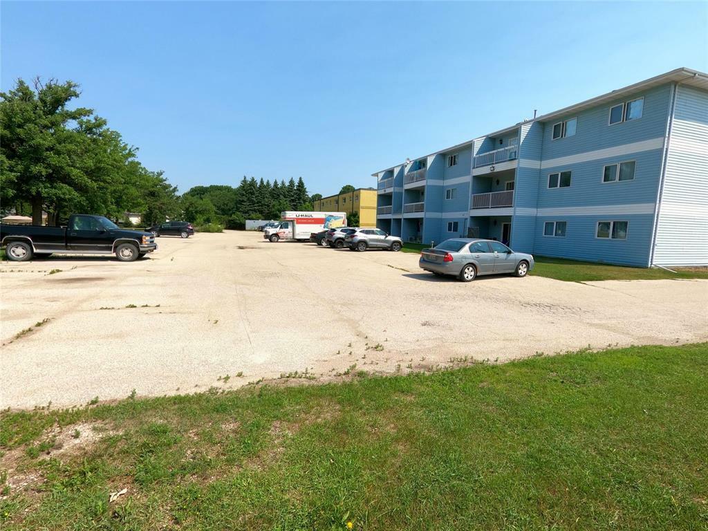 Property Photo:  306 92 Fifth Street South  MB R0E 0C0 