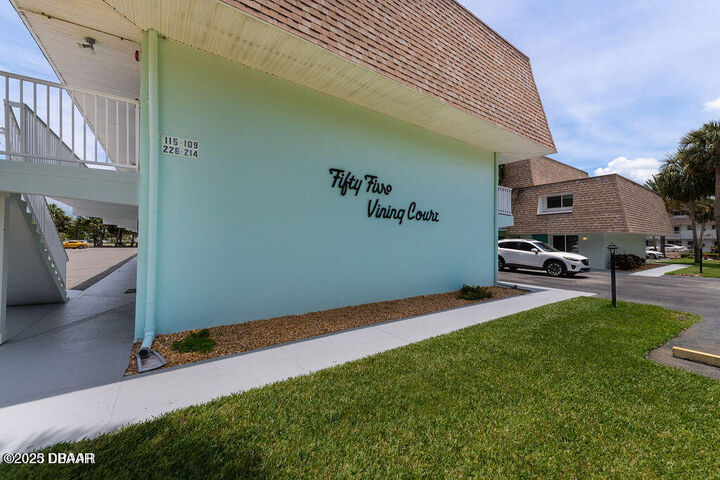 Property Photo:  55 Vining Court  FL 32176 