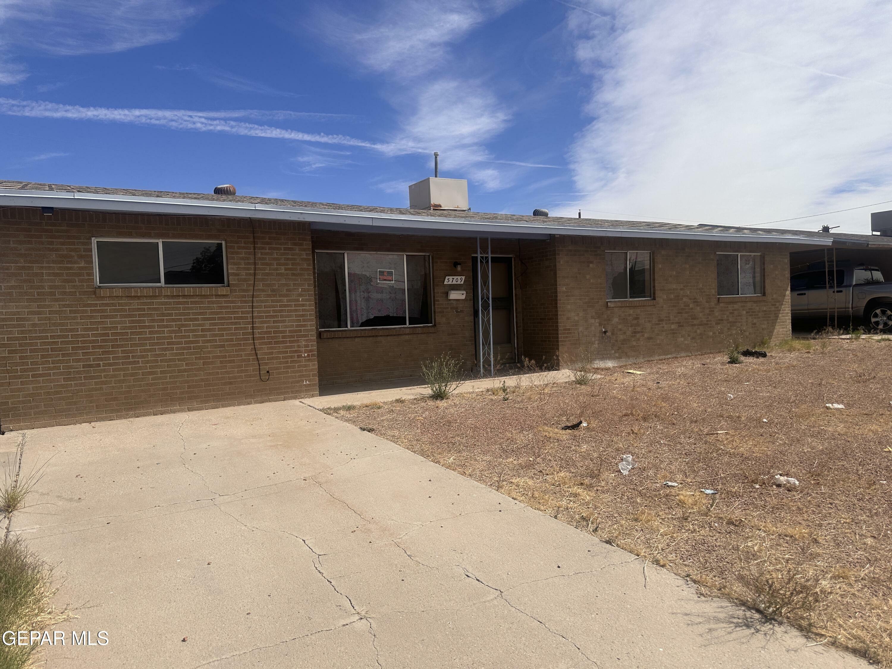 Property Photo:  5709 Wren Avenue  TX 79924 