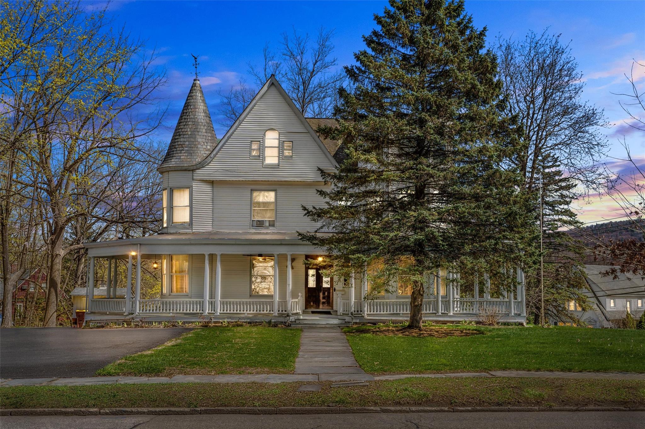 Property Photo: 43 Oakland Avenue 3 NY 10990