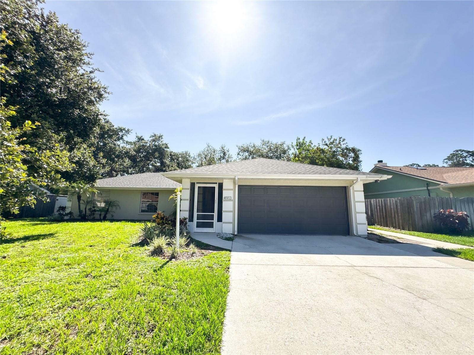 4913 32nd Street E  Bradenton FL 34203 photo