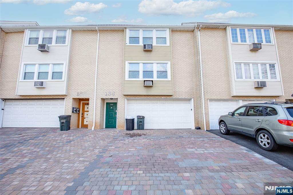Property Photo:  186 Park Street  NJ 07017 