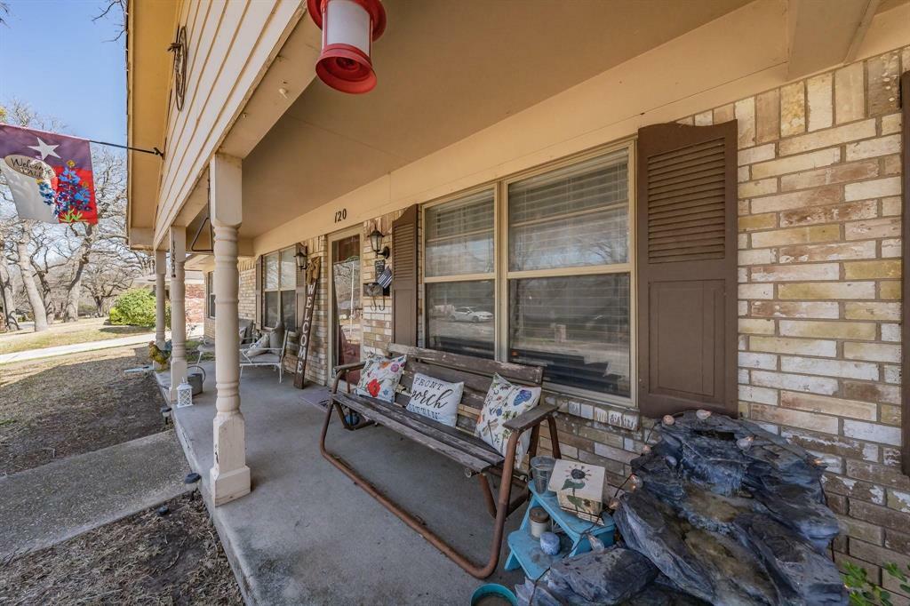Property Photo: 120 Timberlake Drive TX 76020