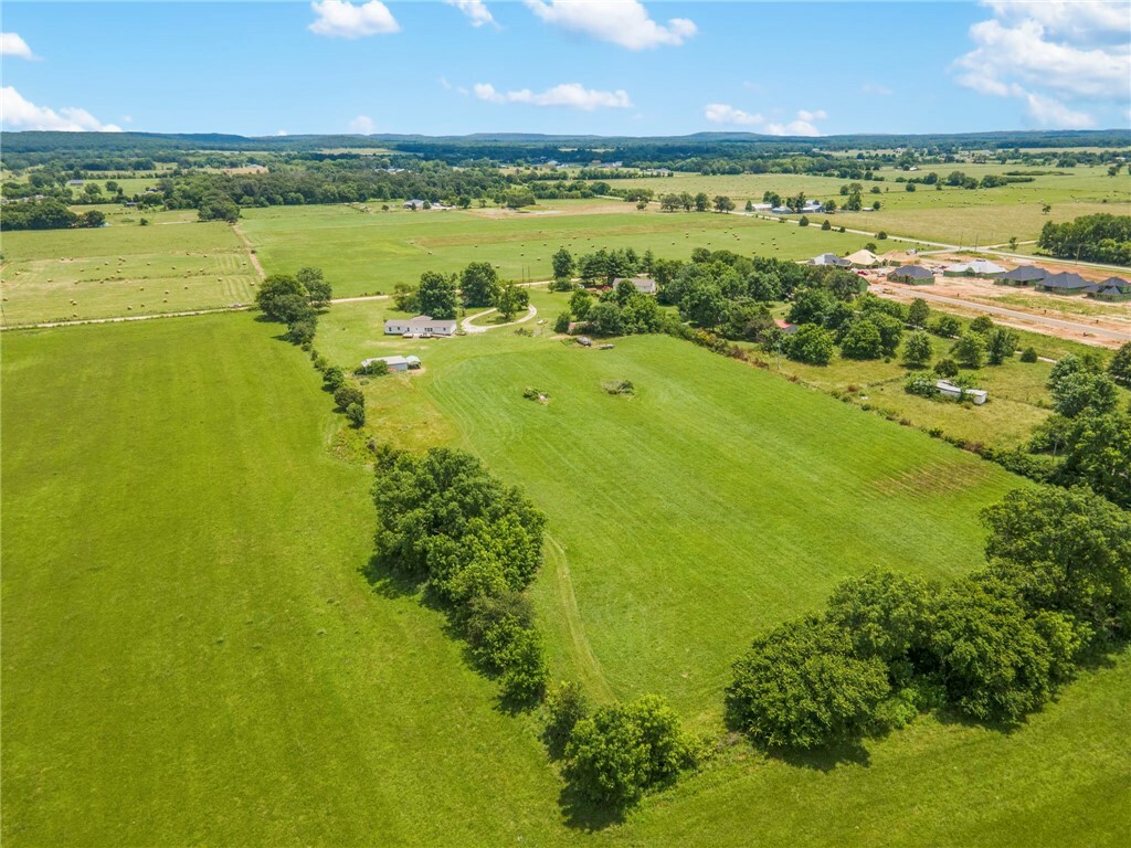 Property Photo: 15321 Guthrie Road AR 72751