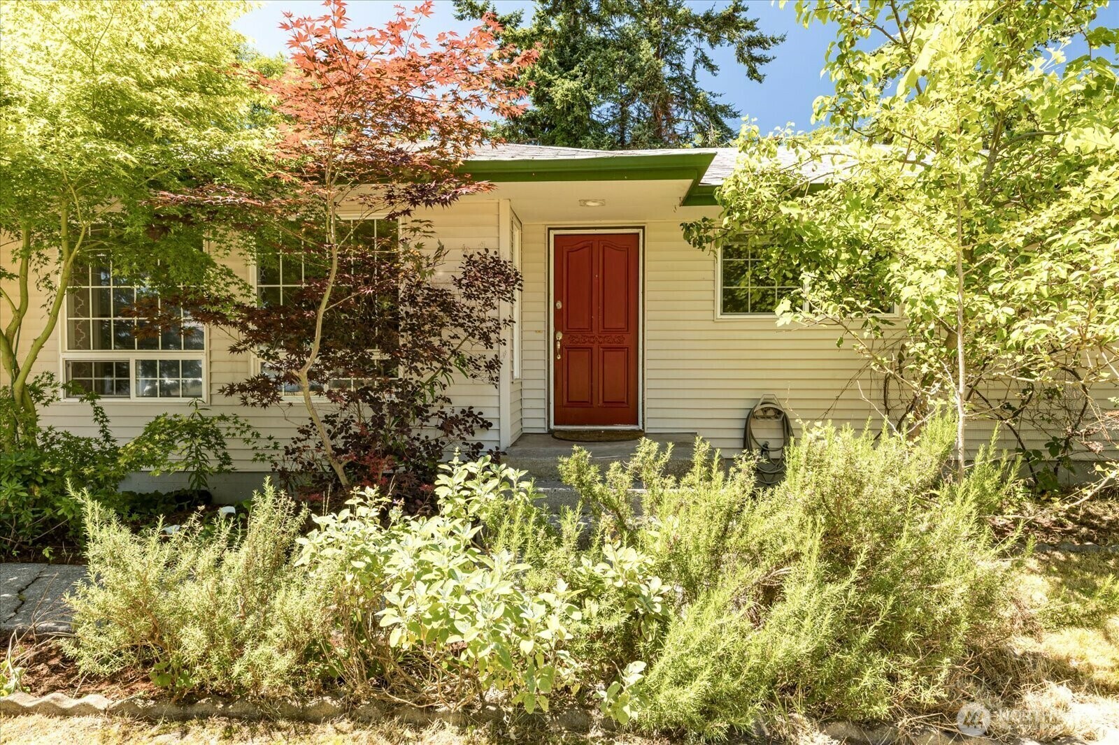 Property Photo:  867  Walker Avenue  WA 98277 