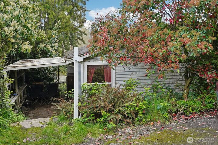 Property Photo: 3416 Claremont Avenue S WA 98144