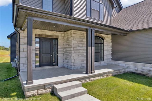 Property Photo:  622 Westlake Avenue  MI 48371 