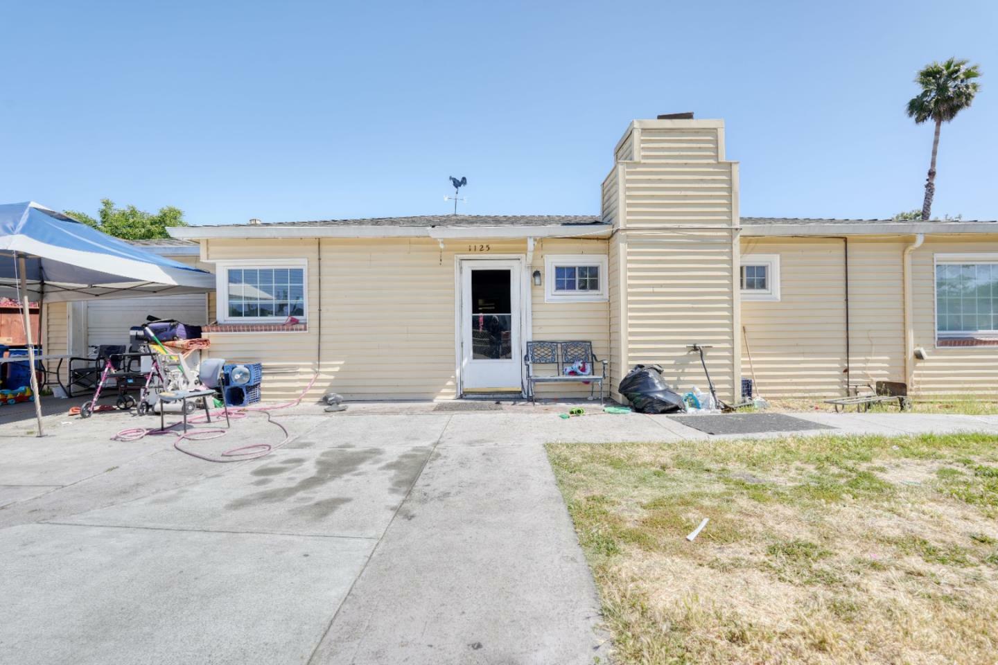 Property Photo:  1125 Garden Street  CA 94303 