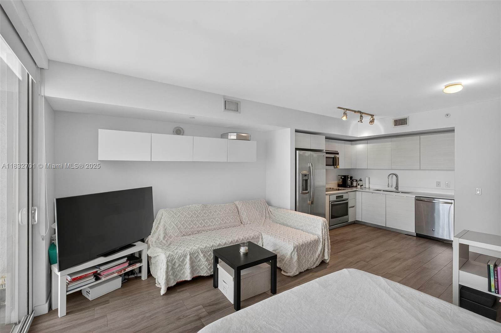 Property Photo:  4250 Biscayne Blvd 1206  FL 33137 