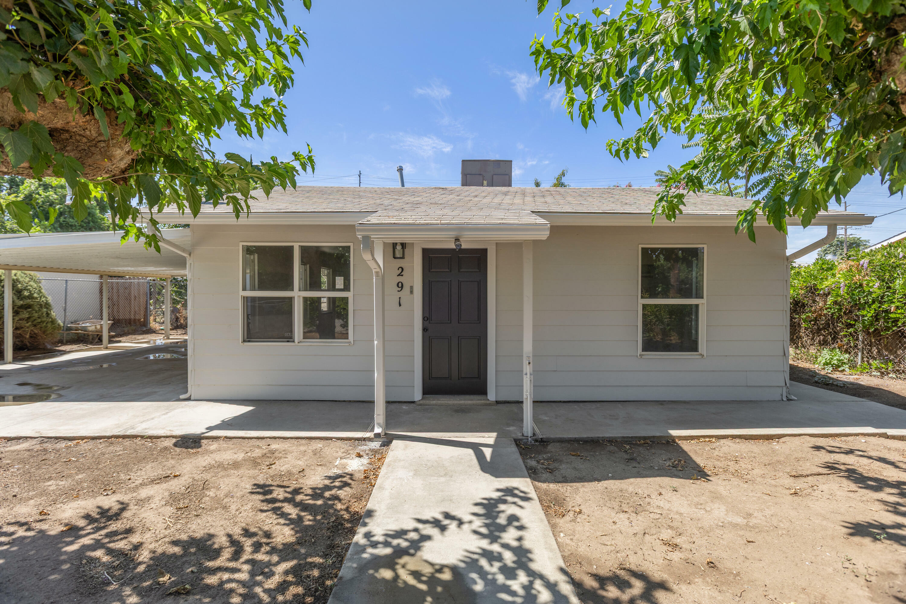 Property Photo:  291 E Birch Street  CA 93223 