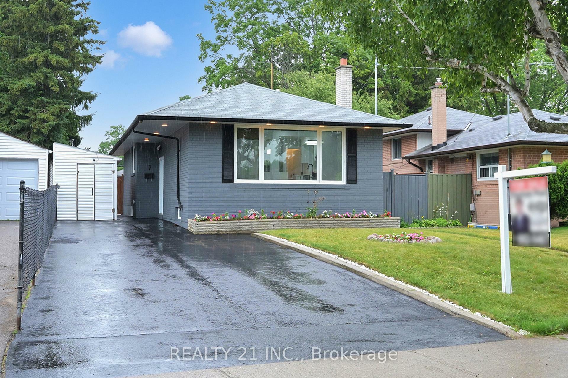 Property Photo:  7 Stoney Creek Drive  ON M1E 3L2 
