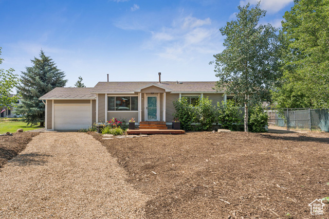 Property Photo: 48 E 400 N UT 84049