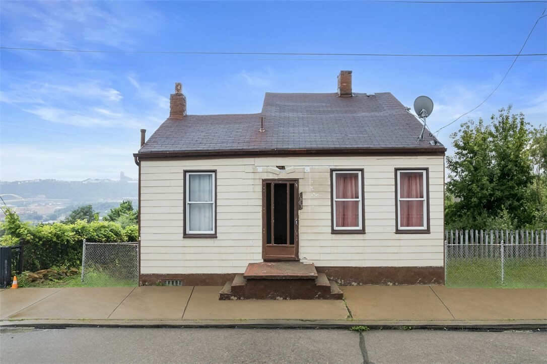 Property Photo: 1603 Meadville St PA 15214