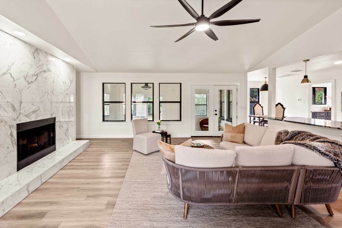 Property Photo: 8401 Persimmon Grove TX 78737