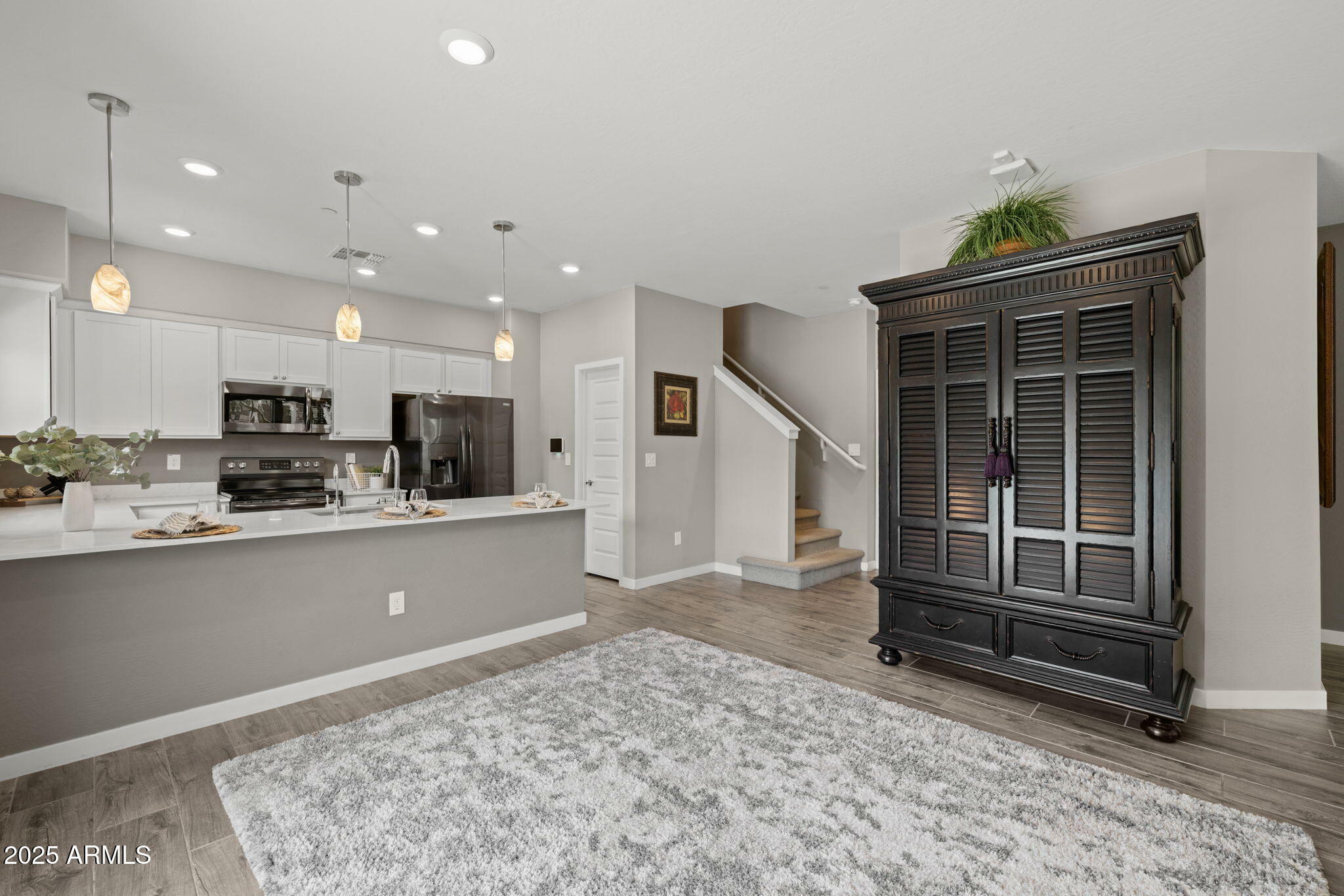 Property Photo: 2746 S Decatur Drive 102 AZ 85295