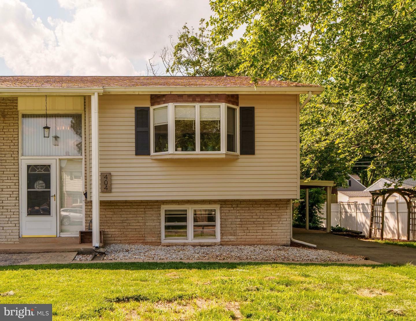 Property Photo: 404 W Marion Street PA 17543