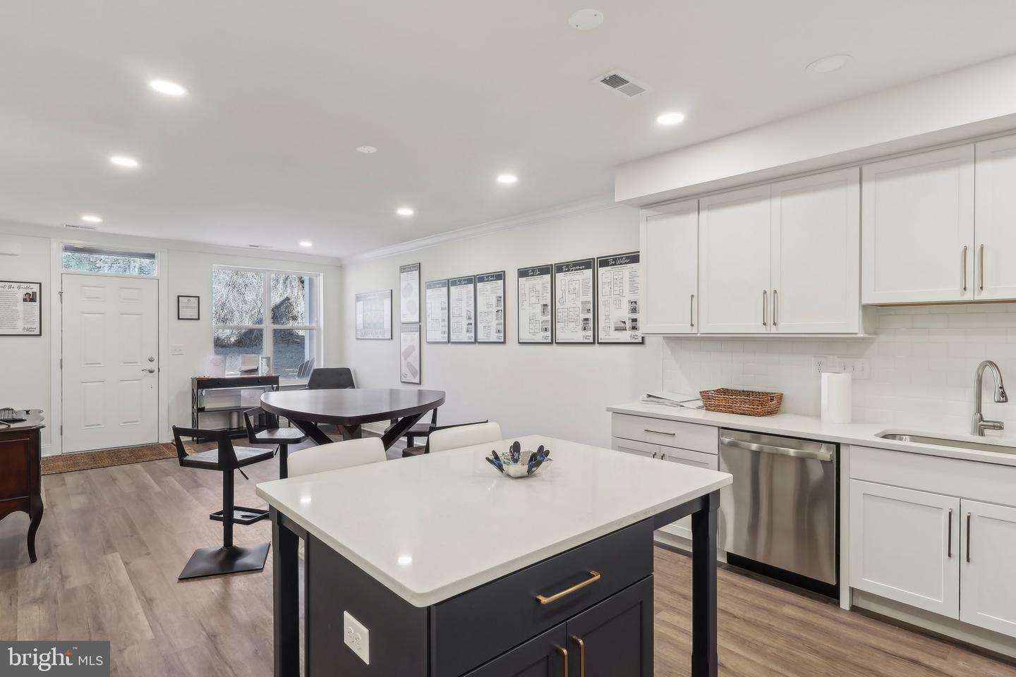 Property Photo: 247 Chapel Court 81C PA 19401