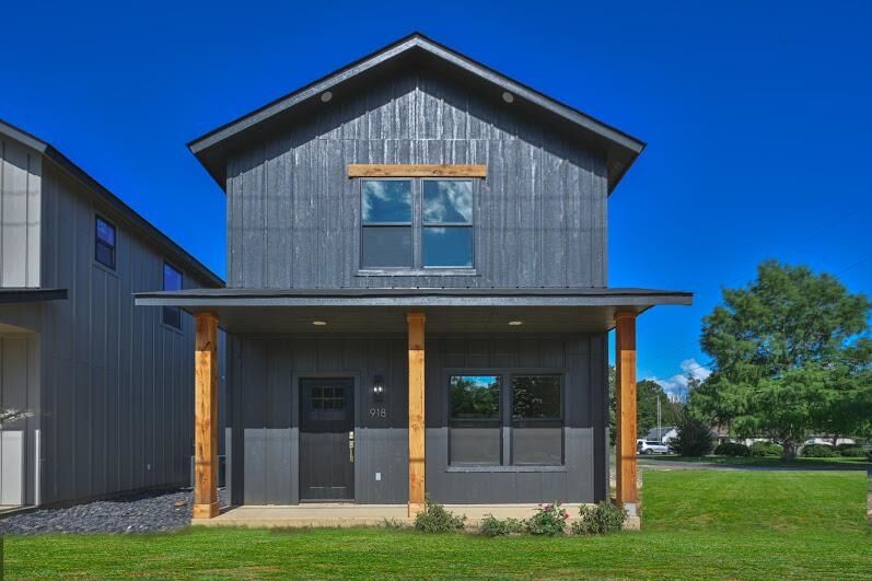 Property Photo: 918 Reine Street AR 71953