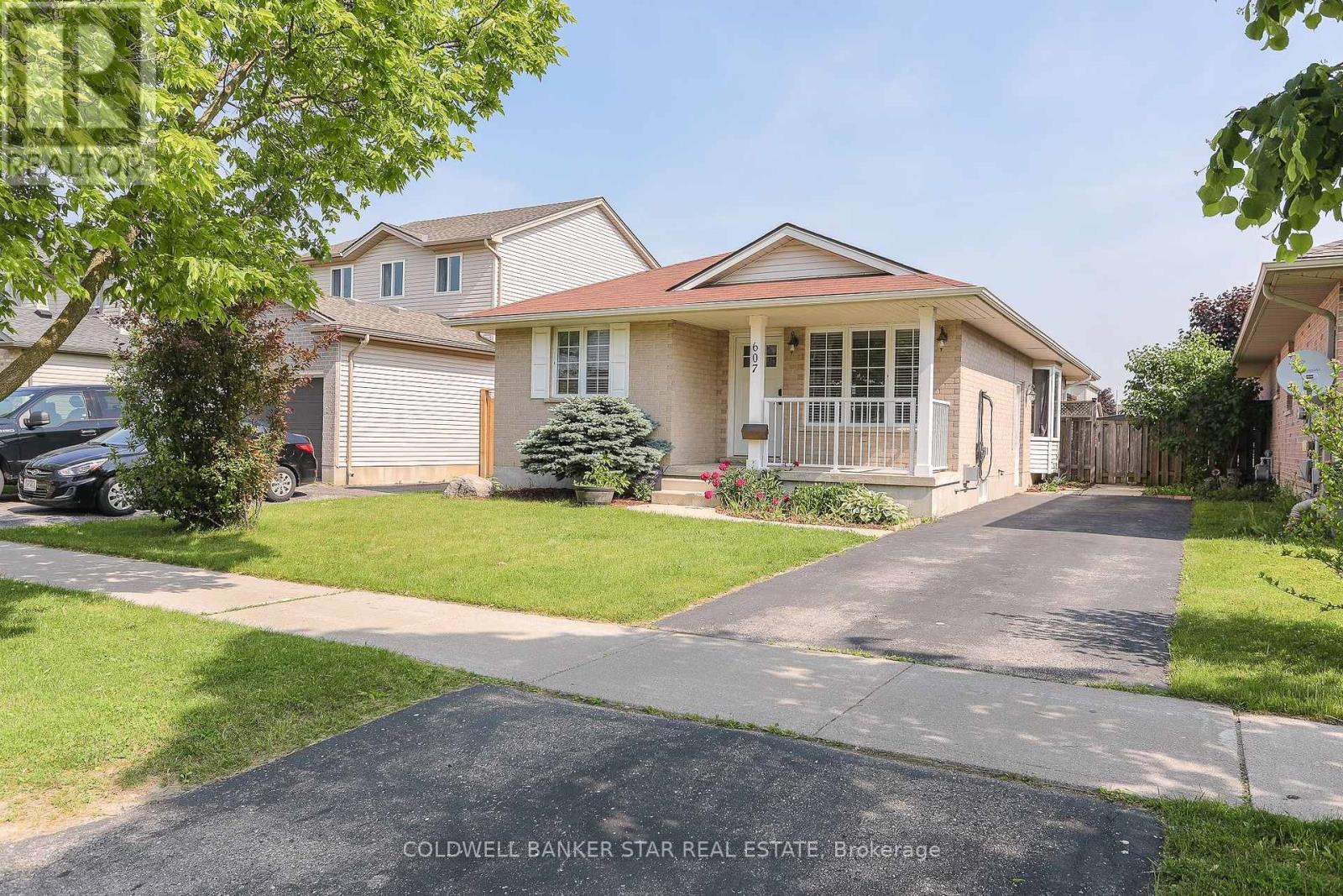 Property Photo: 607 Highview Drive ON N5R 6B4