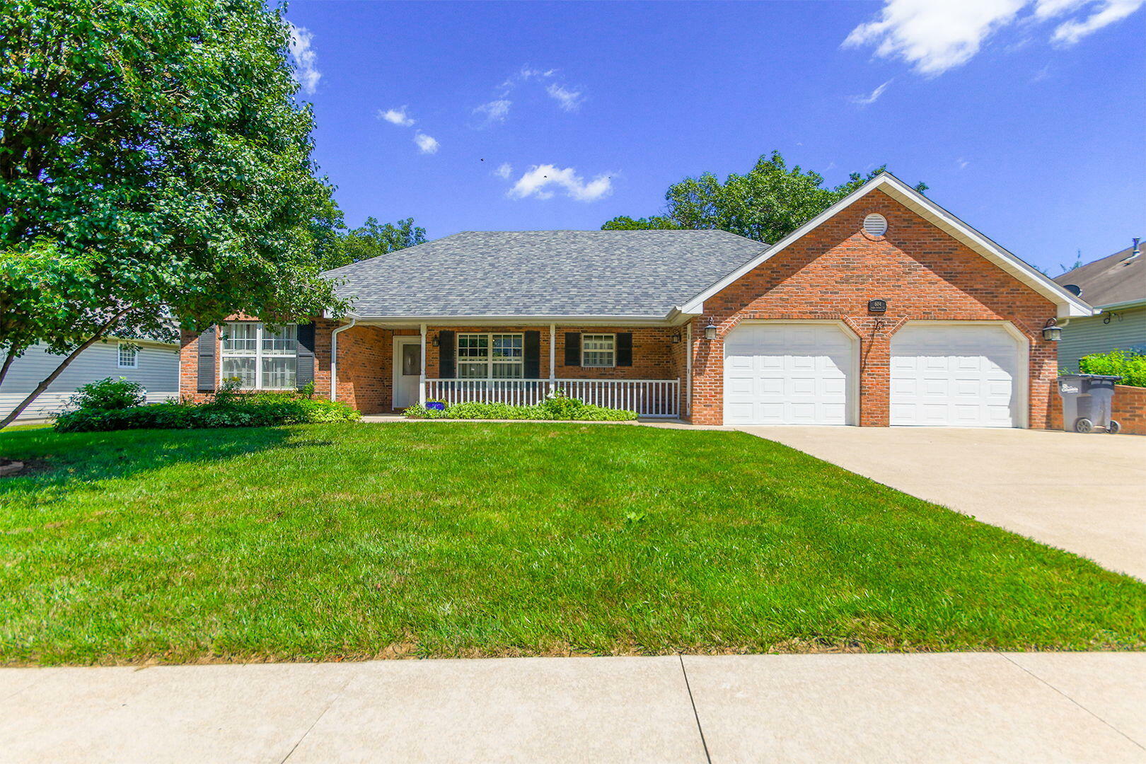 Property Photo: 604 Adens Woods Ct MO 65201