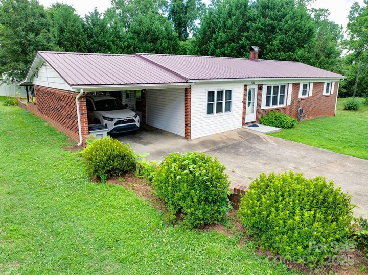 2310 Honeysuckle Place  Lenoir NC 28645 photo