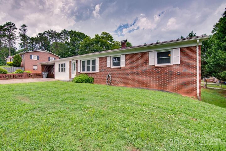 2310 Honeysuckle Place  Lenoir NC 28645 photo