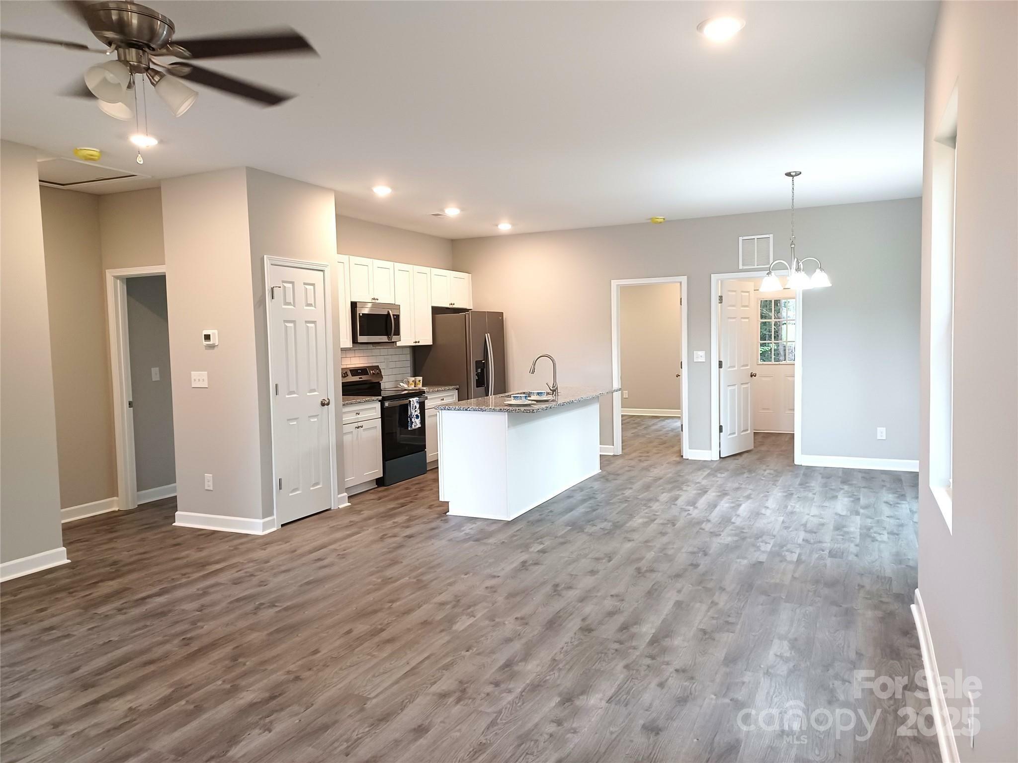Property Photo: 368 Lippard Farm Road NC 28625