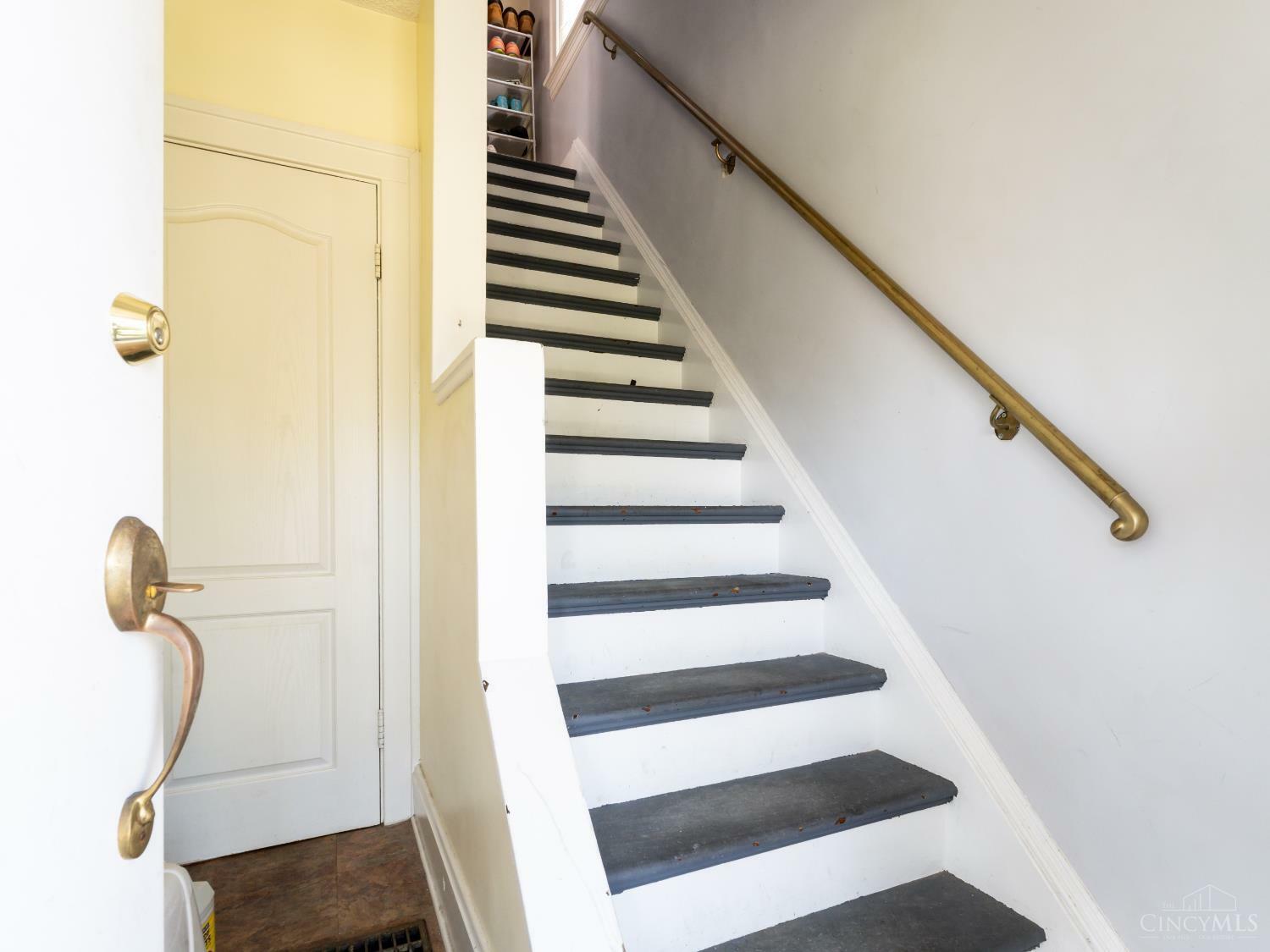 Property Photo: 2117 Cathedral Avenue OH 45212