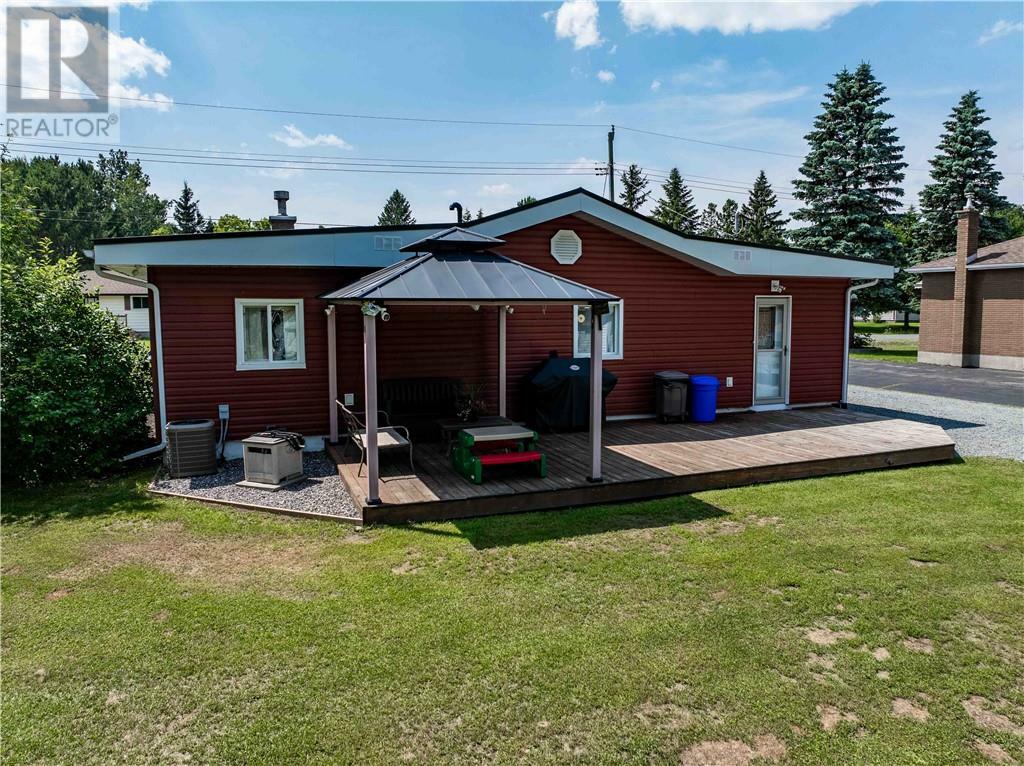 Property Photo: 4294 Roy Avenue ON P3P 1N3