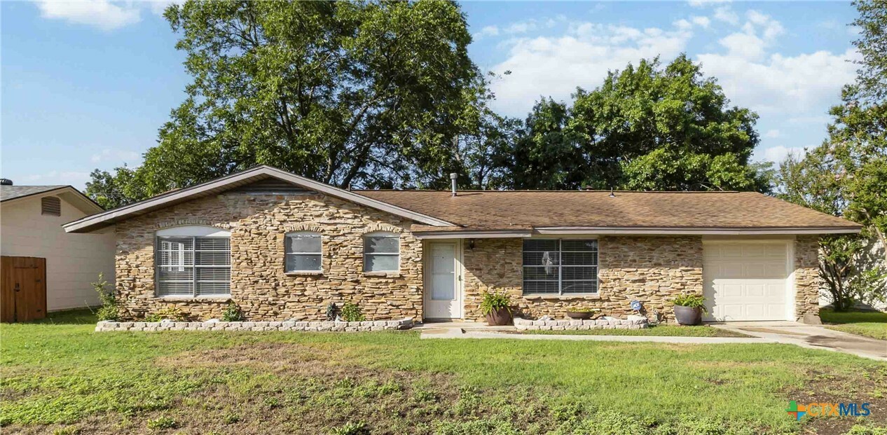 Property Photo: 211 Balboa Drive TX 78148