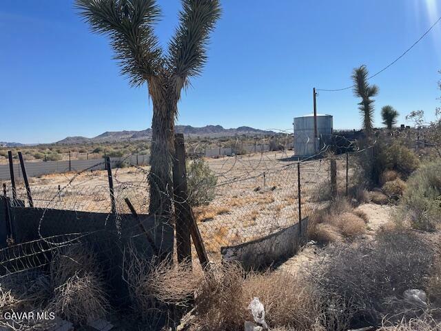 Property Photo: Cor Palmdale Pav Longvi CA 93543