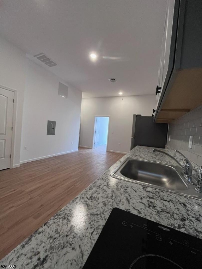 Property Photo: 210 Broad St 3 NJ 07201
