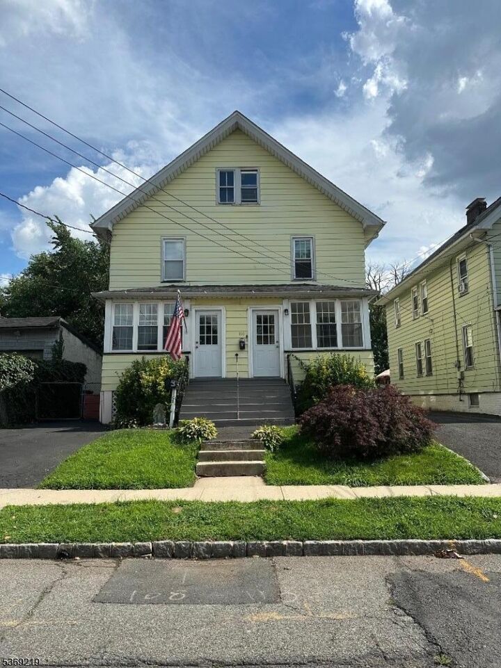 108 Warren Ave  Roselle Park Boro NJ 07204 photo