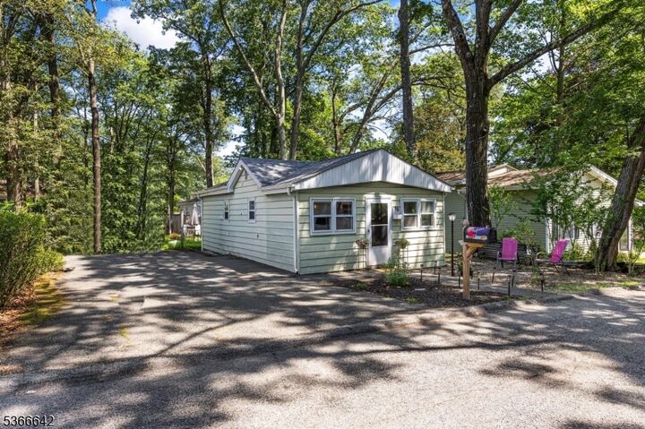 Property Photo:  15 Amherst Way  NJ 07843 