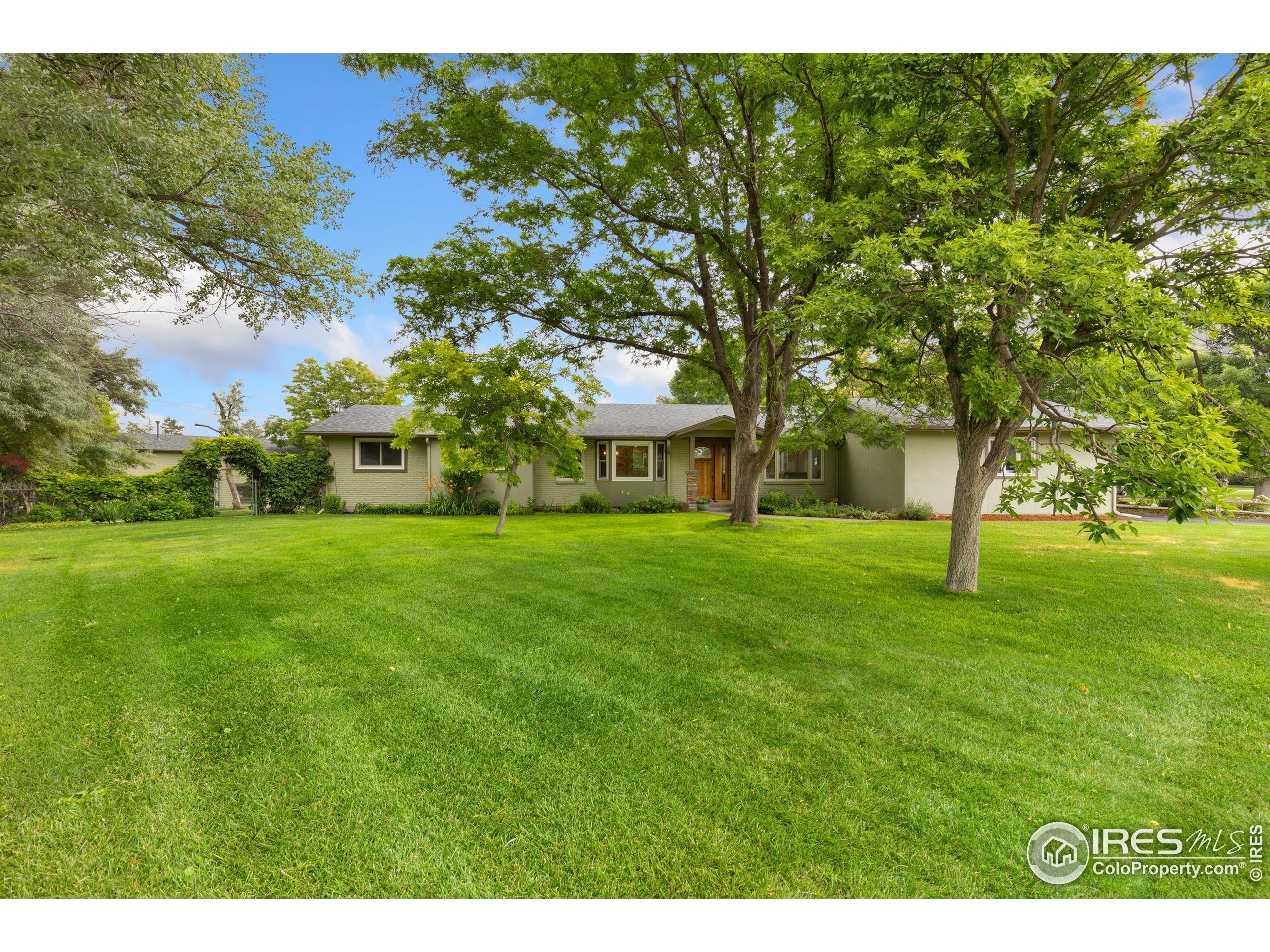 Property Photo: 10947 Lynne Ave CO 80026