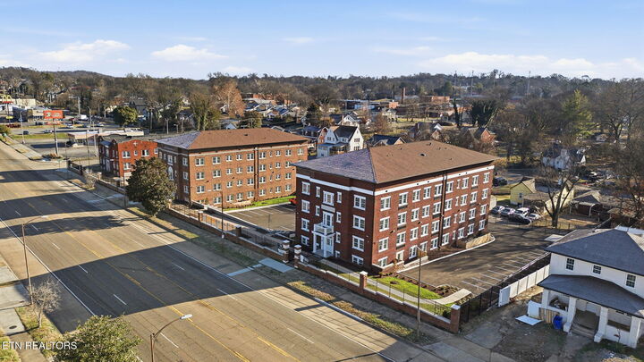 Property Photo: 2724 E Magnolia Ave 205 TN 37914