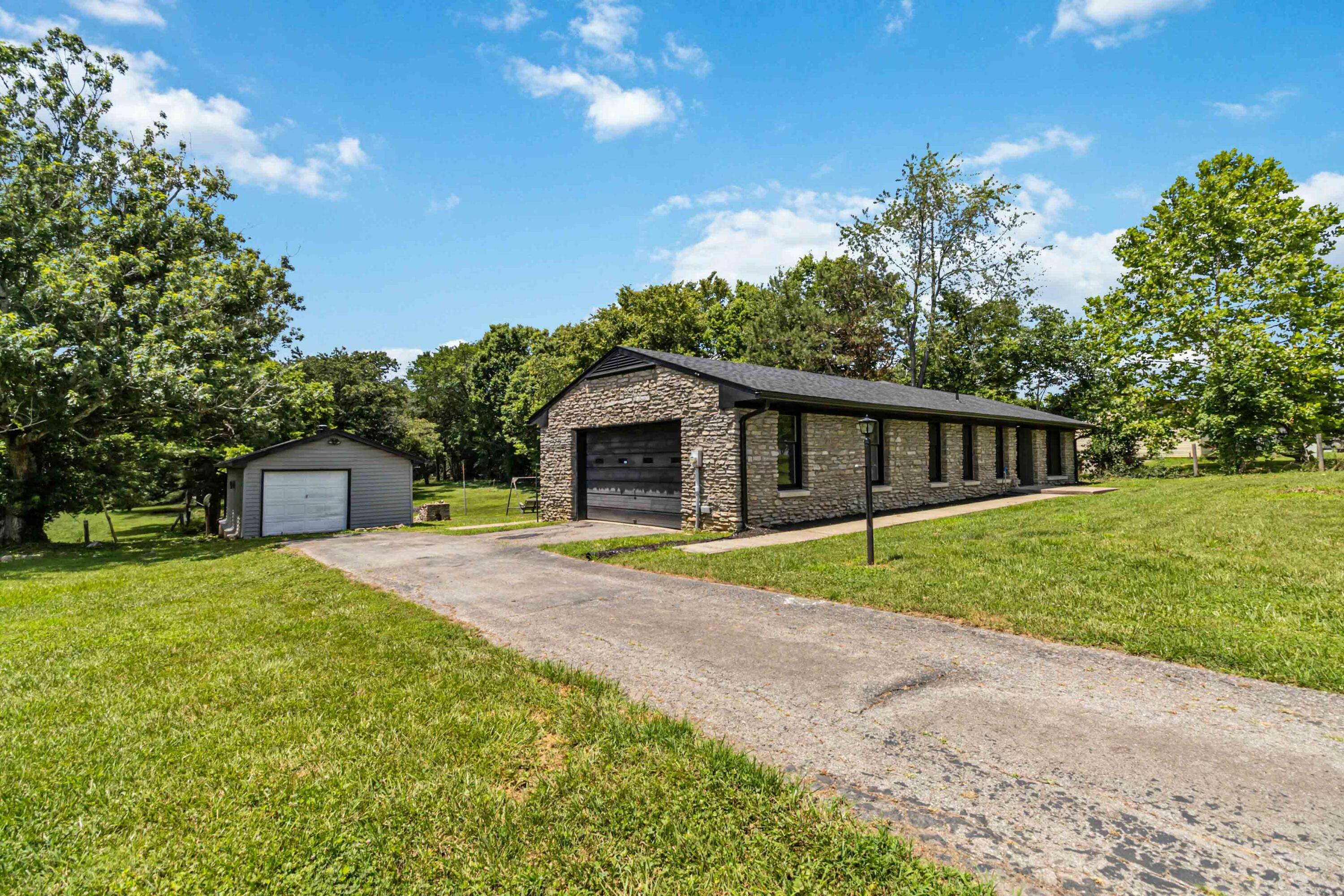Property Photo: 499 Hill Road KY 40361