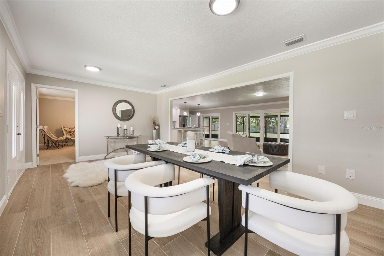 Property Photo: 102 Linda Lane FL 32746
