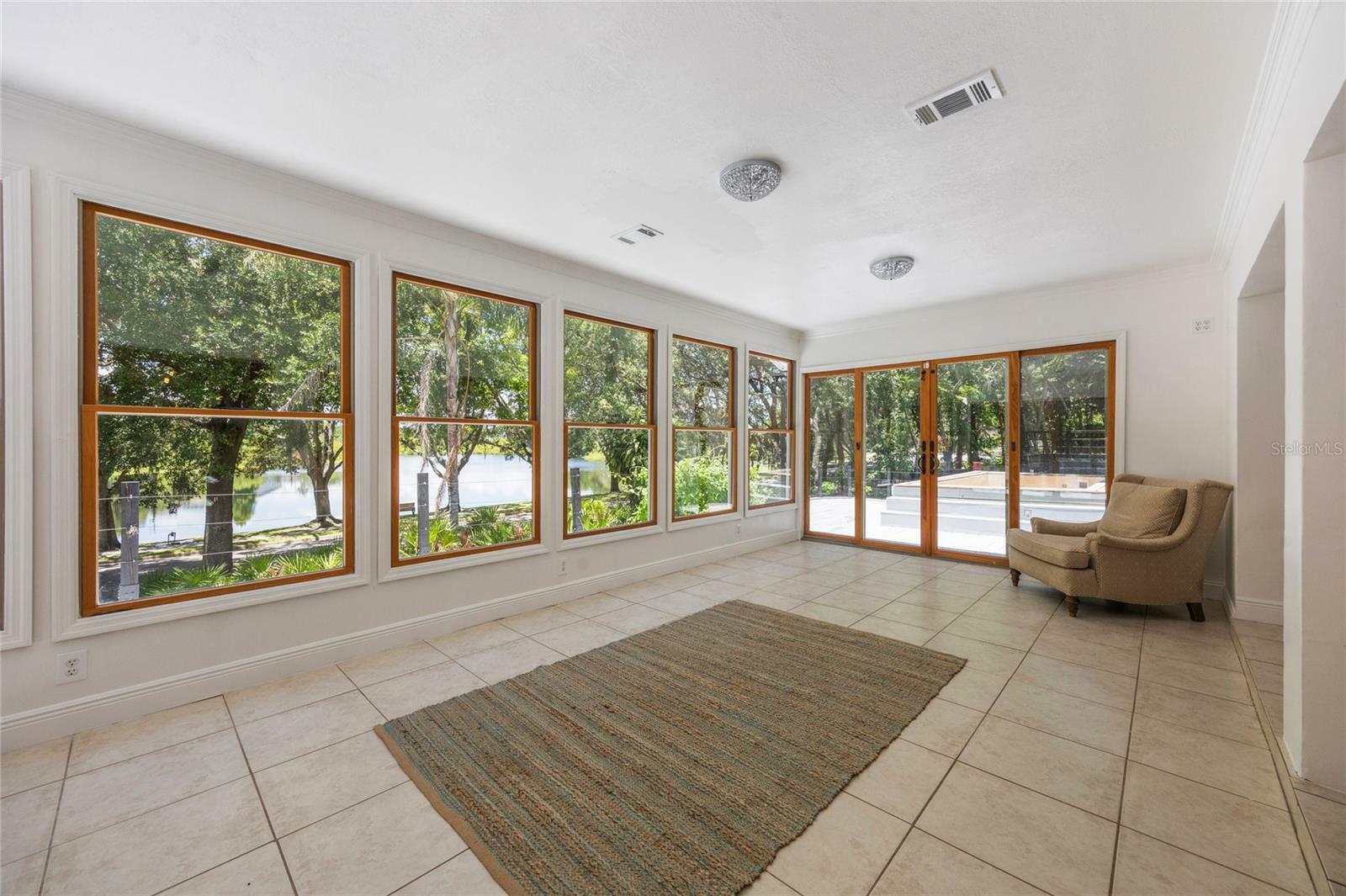 Property Photo: 7921 Sebago Court FL 32835