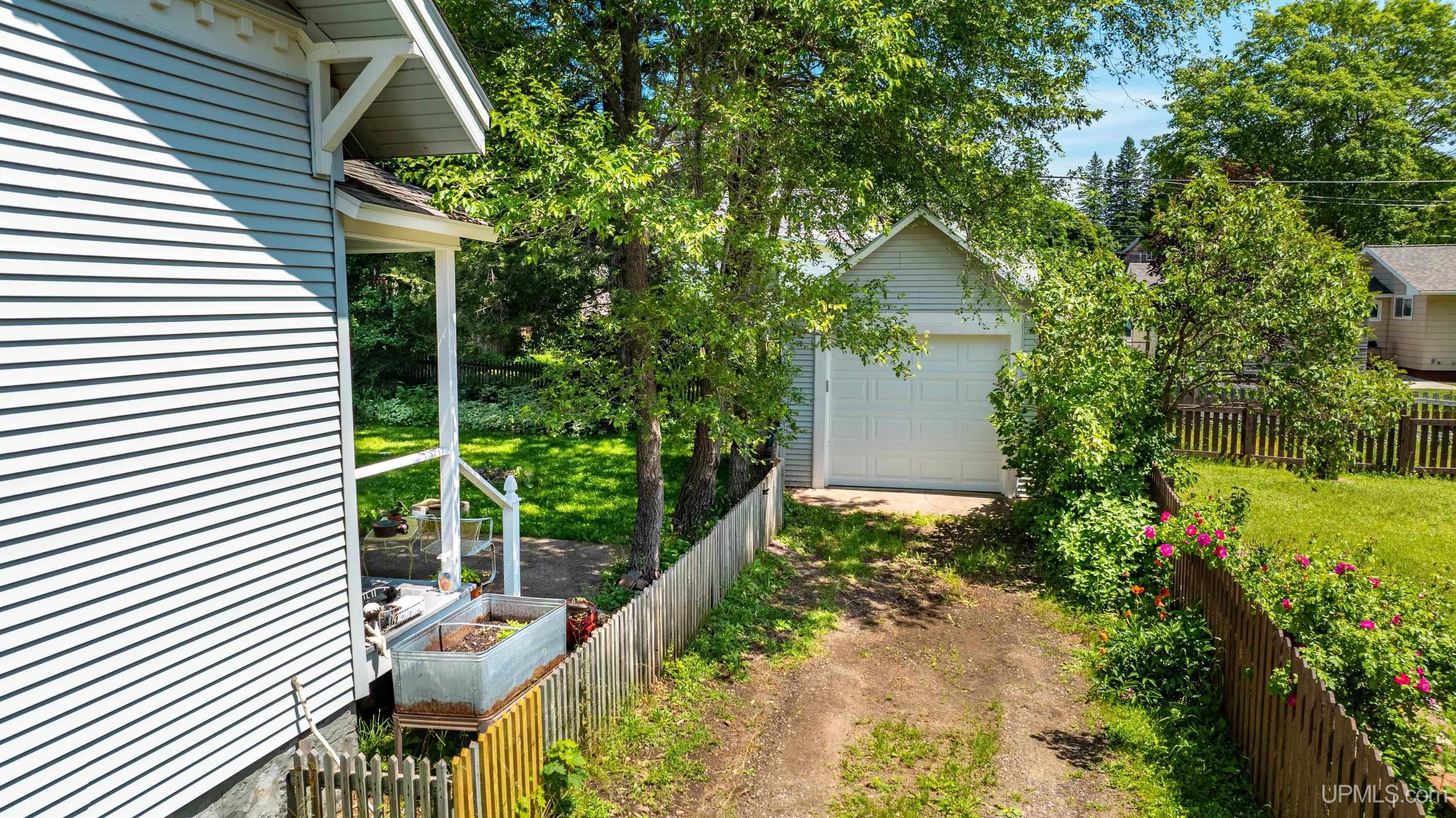 Property Photo: 1137 Summit Street MI 49930
